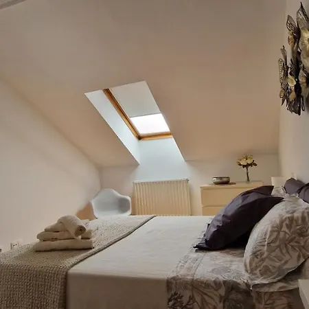 Junto A La Catedral * Burgos