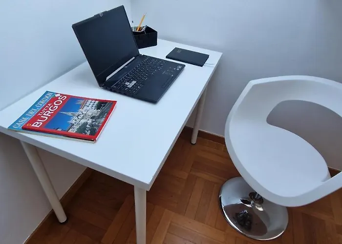 Junto A La Catedral アパート