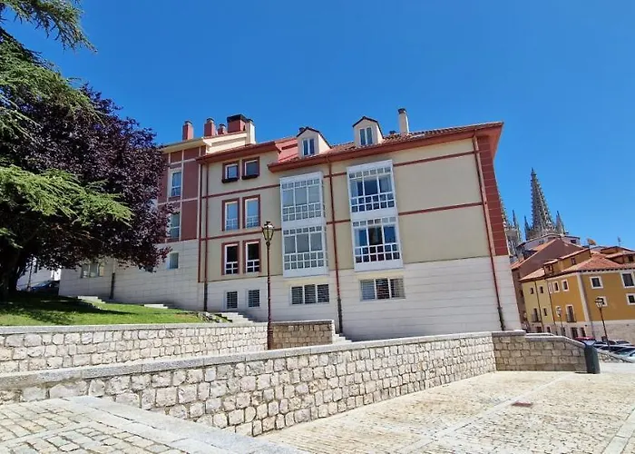 Junto A La Catedral アパート